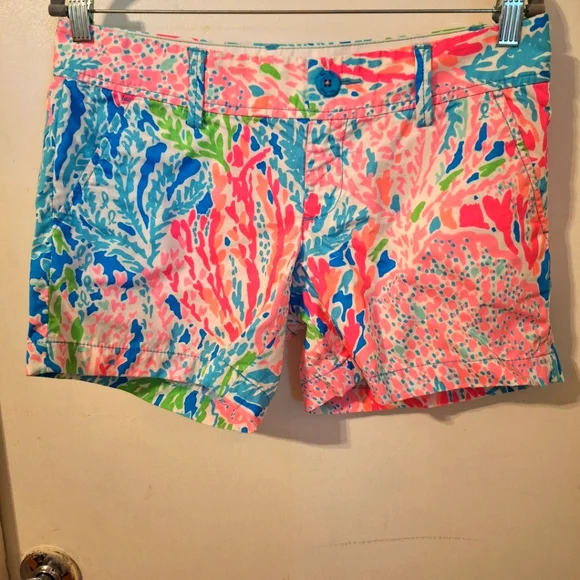 Lilly Pulitzer Callahan shorts. Size 6 - Picture 1 of 4